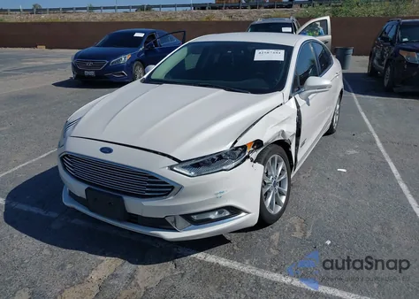 2017 Ford Fusion Se Phev z USA, uszkodzony, nr VIN 3FA6P0PUXHR179924